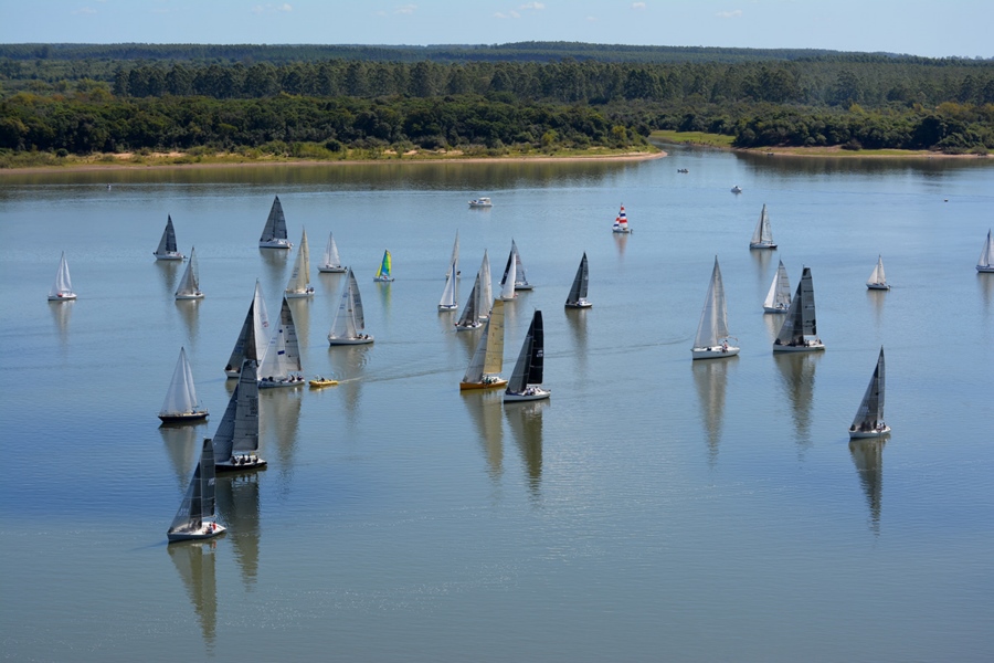 Largada-74-regata-Meseta_Artigas_391e9.jpg