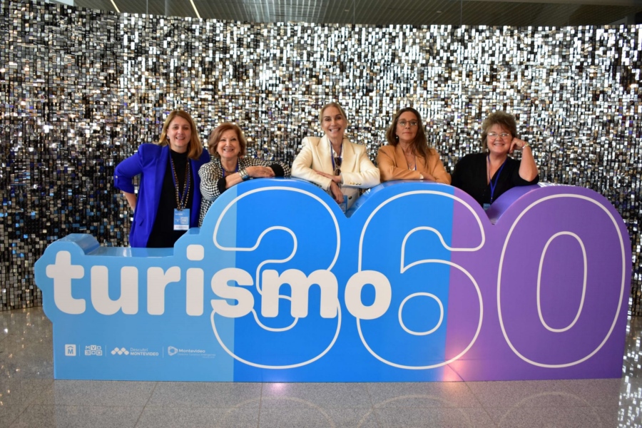 T_360_5_-_MUJERES_DE_TURISMO_246e6.jpg