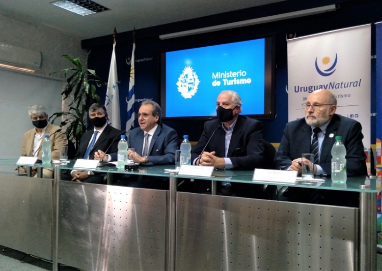 Canasta tur&iacute;stica por cuatro meses