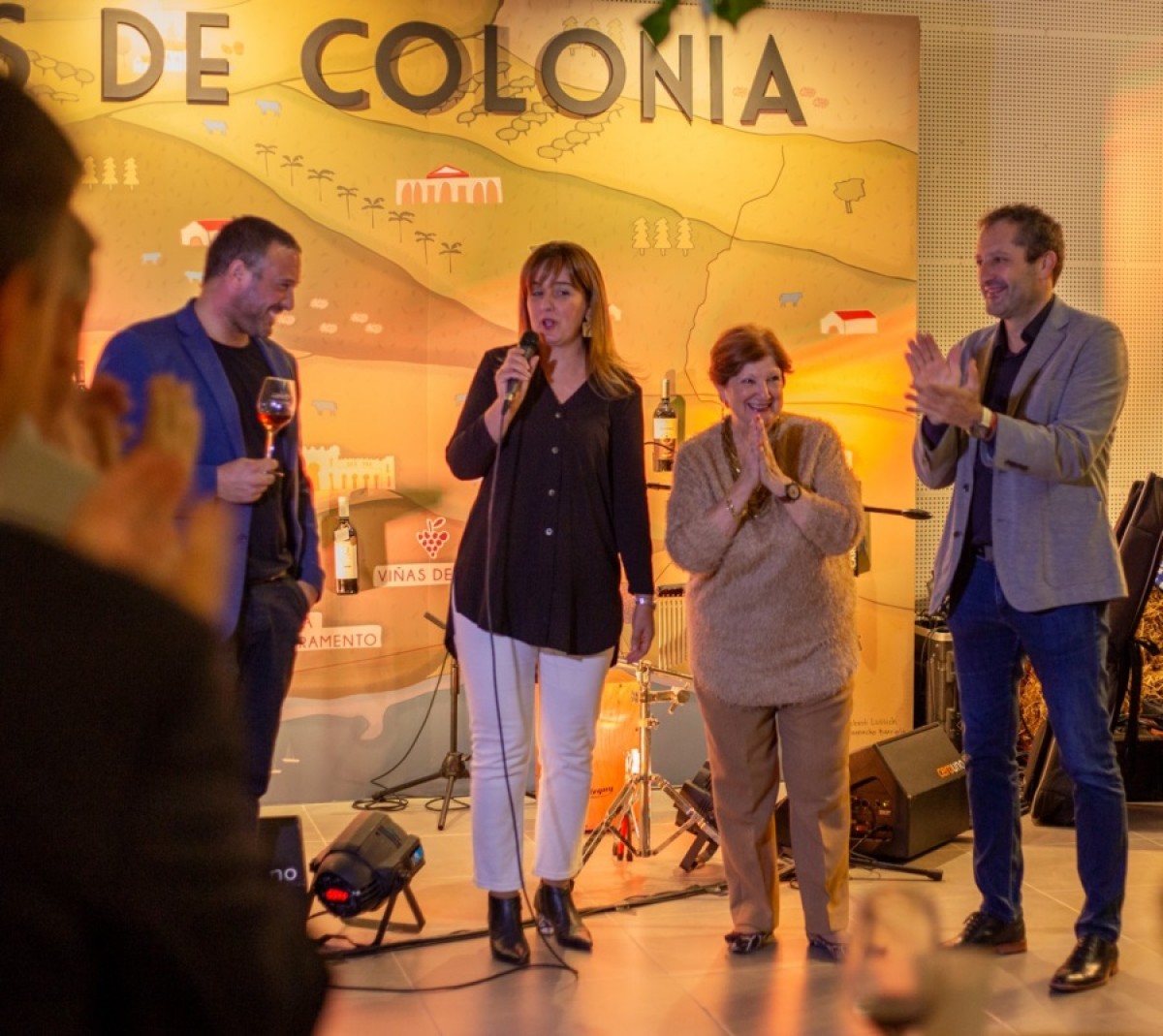 Mart&iacute;n de Freitas, DT de Colonia; Rossana Crosta, de Prensa y RRPP de la Int. de Colonia; Mar&iacute;a Shaw; Andr&eacute;s Castellano, Pte. de la ATDC