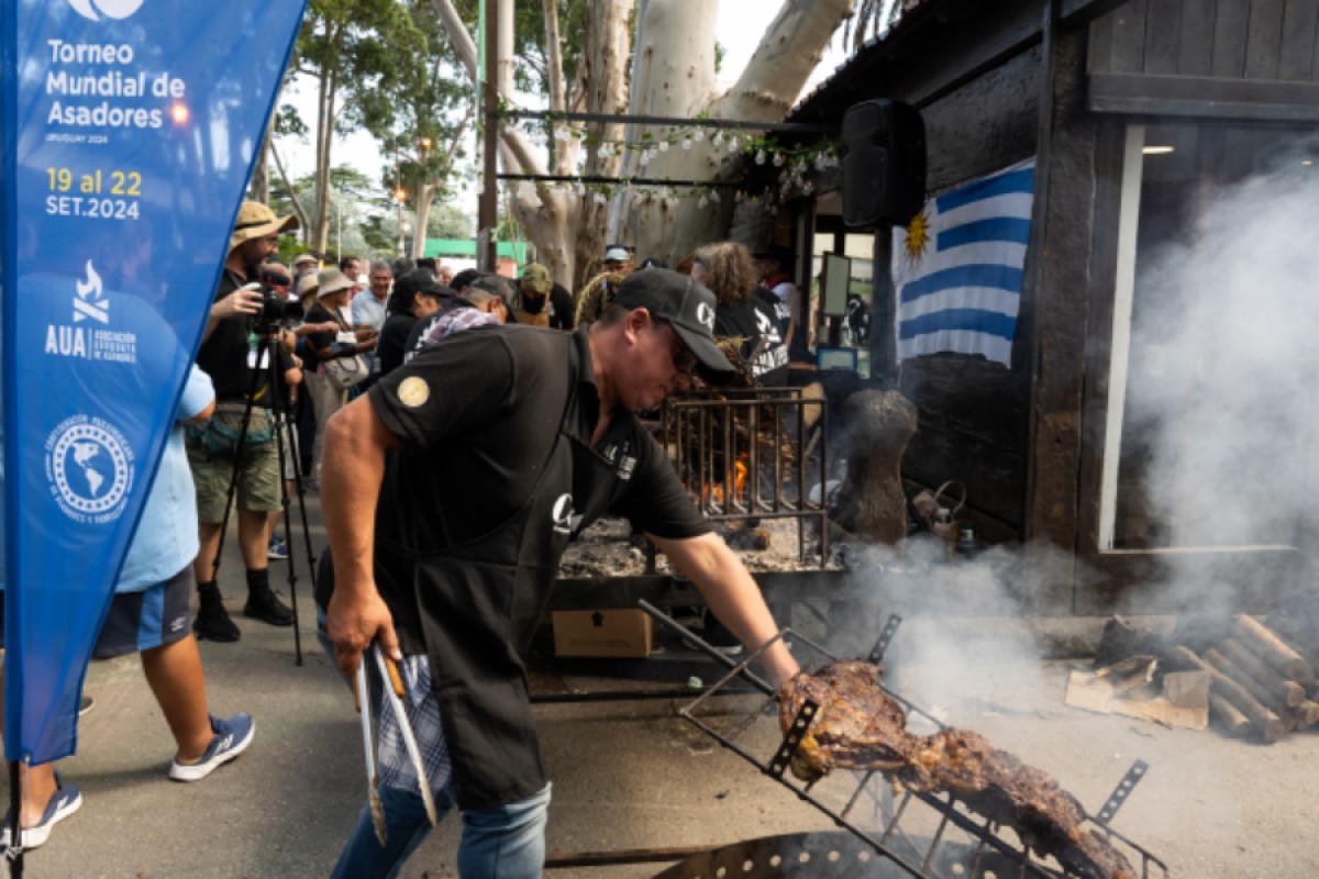 La magia del fuego que une a las personas: El Torneo Mundial de Asadores 2024 en Uruguay ¿Qué sabemos del arte de asar carnes?