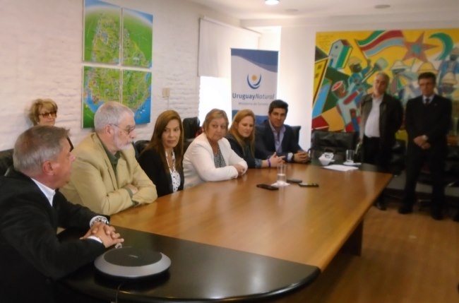 Grupo Bandeirantes transmitir&aacute; desde Uruguay en verano