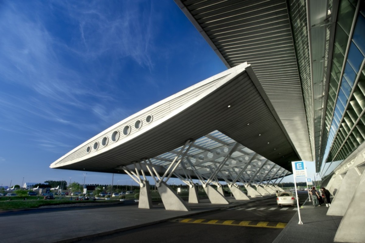 El Aeropuerto de Punta del Este recibió certificación internacional