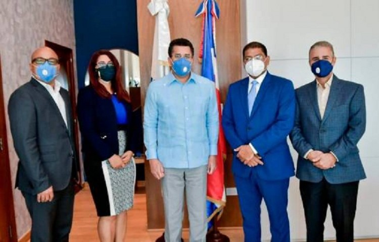 Ministro de Turismo de Rep&uacute;blica Dominicana se reuni&oacute; con ADOMPETUR