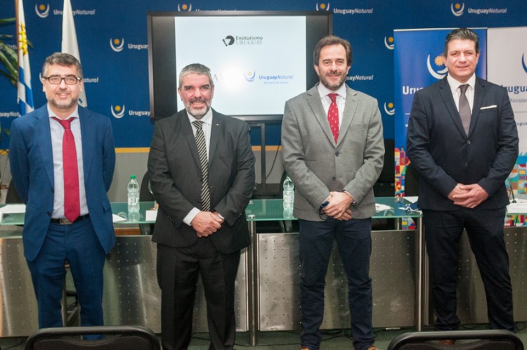 MINTUR e INAVI promueven el Enoturismo en Uruguay