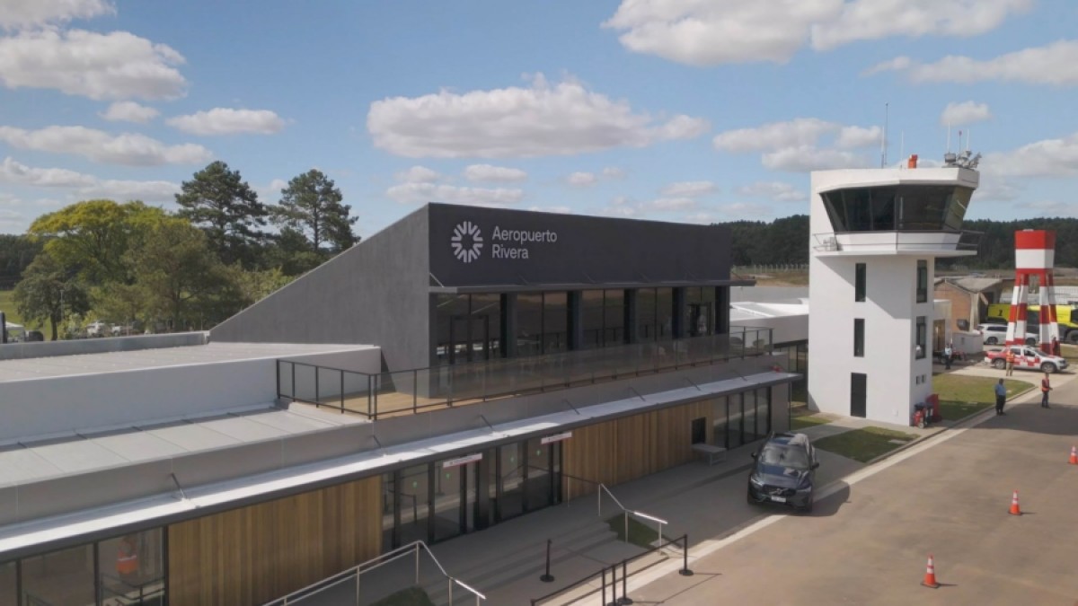 Primer aeropuerto binacional de Am&eacute;rica Latina: Rivera conectada al mundo.