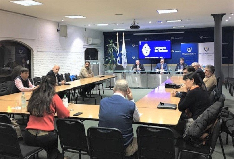 Intendentes del Corredor P&aacute;jaros Pintados se reunieron con autoridades del MINTUR