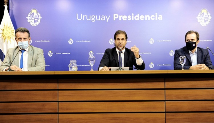 Uruguay extiende cierre de fronteras