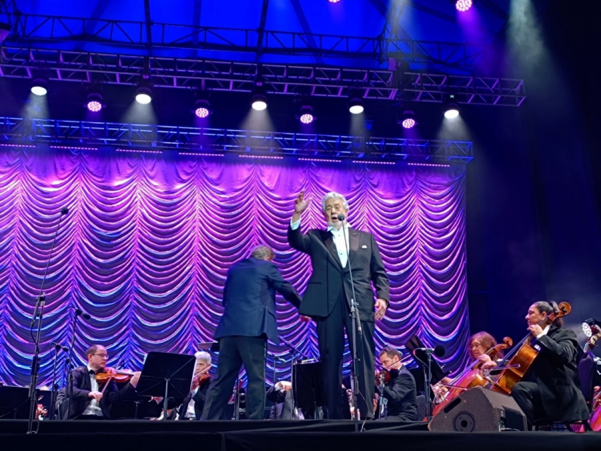 &quot;Plácido Domingo en Uruguay: Una velada de lujo en la Plaza de Toros de Colonia&quot;