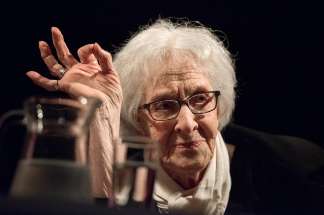 Premio Cervantes para la poeta uruguaya Ida Vitale