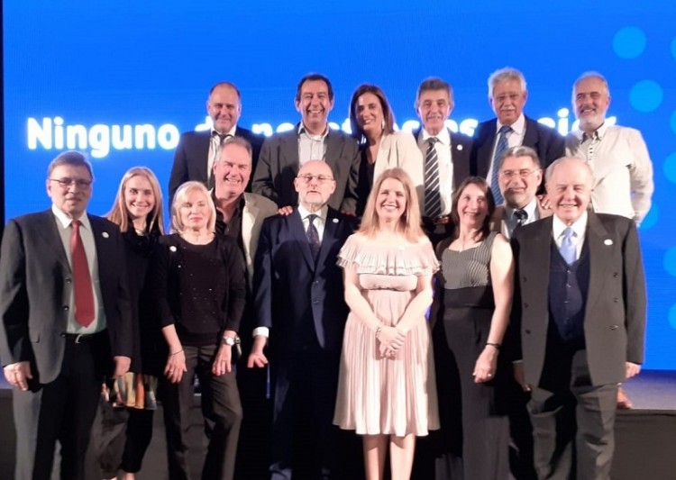 CAMTUR organiz&oacute; encuentro con referentes de turismo de los partidos pol&iacute;ticos