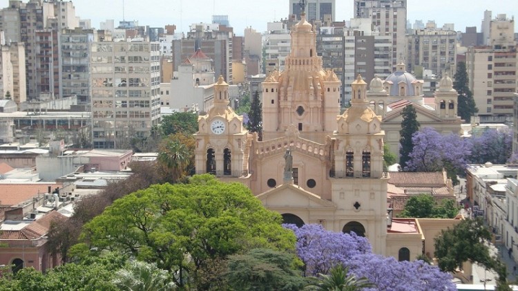 Presentaci&oacute;n de gesti&oacute;n y experiencias en destinos tur&iacute;sticos urbanos