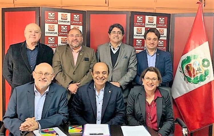 CAMTUR particip&oacute; en reuni&oacute;n de la FEDESUD en Lima