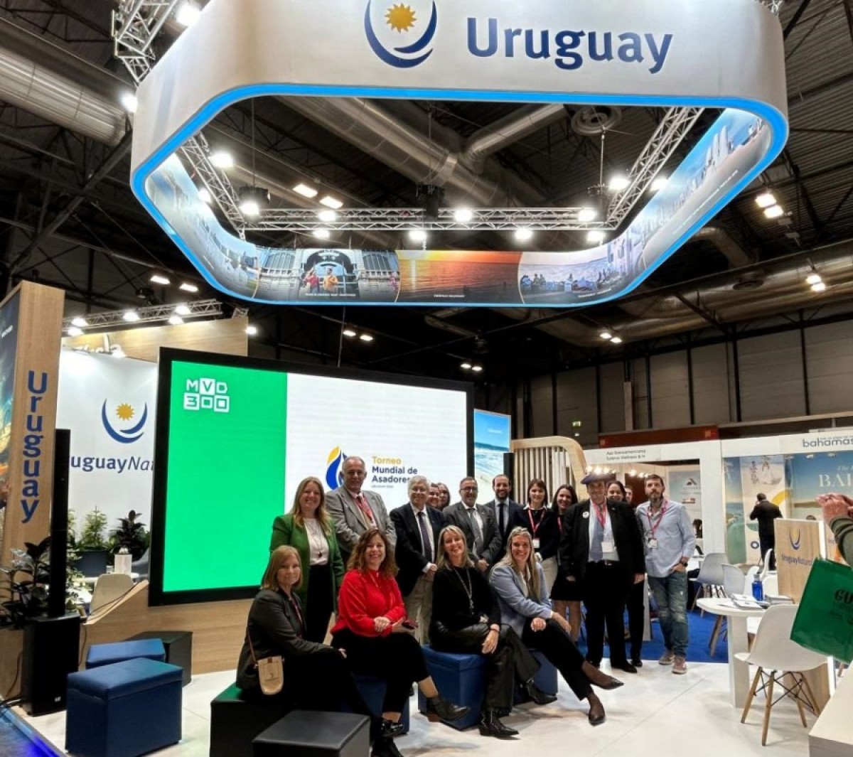 Delegación de Uruguay en el stand en FITUR 2024 
