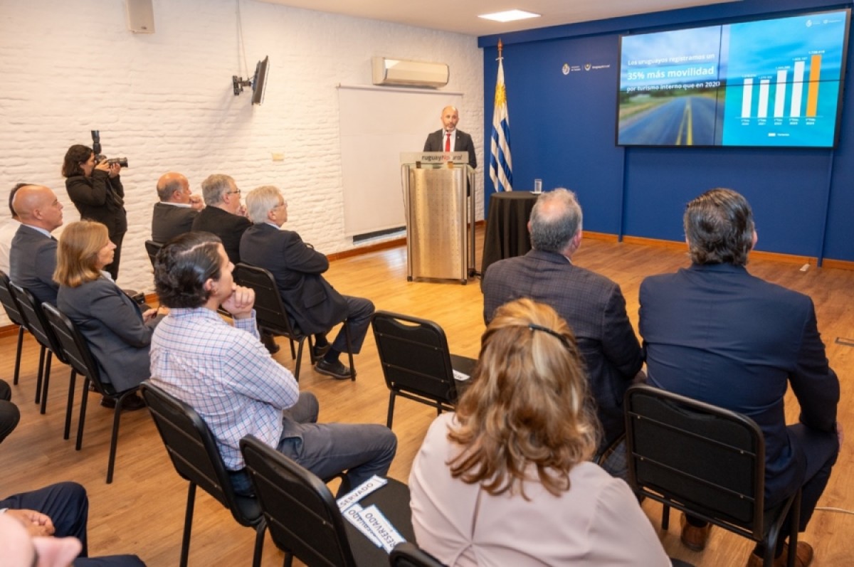 Ministro de Turismo Eduardo Sanguinetti presenta cifras