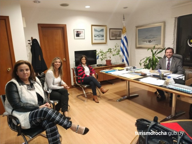 Ministro de Turismo recibi&oacute; a referentes de Rocha