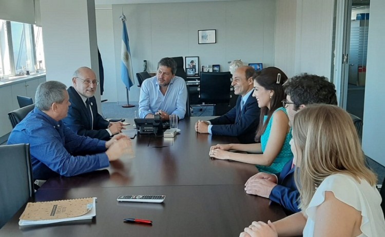 C&aacute;mara Uruguaya de Turismo abri&oacute; mesa de di&aacute;logo con el Gobierno Argentino