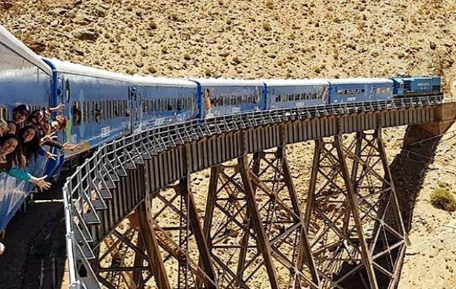 Salta la linda realiz&oacute; presentaci&oacute;n en la Embajada de Argentina