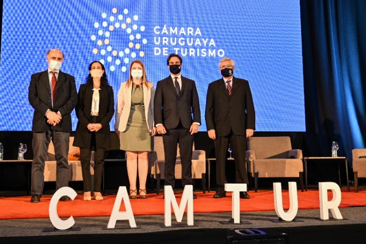 Hist&oacute;rica celebraci&oacute;n del D&iacute;a Mundial del Turismo en Uruguay